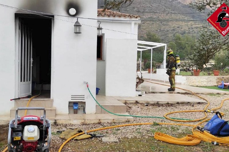 Un incendio calcina un chalet en Jesús Pobre Un incendio calcina un chalet en Jesús Pobre