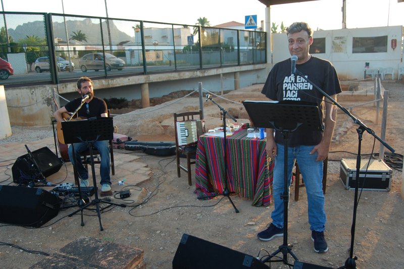 Penalba i Anyó recreen l’imaginari d’Estellés a la Trobada literària musical de l’Almadrava 2023 d’Els Poblets Penalba i Anyó recreen l’imaginari d’Estellés a la Trobada literària musical de l’Almadrava 2023 d’Els Poblets