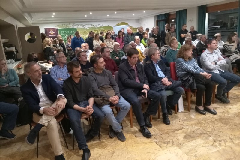 Espai Obert Ágora inicia su andadura con la voluntad de dar soluciones a los problemas de la comarca Espai Obert Ágora inicia su andadura con la voluntad de dar soluciones a los problemas de la comarca