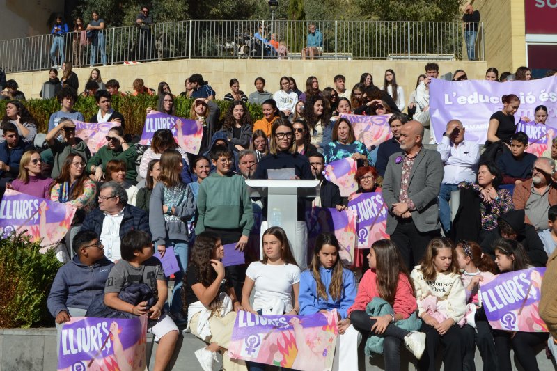 Dénia clama por una vida libre de violencias y de miedo Dénia clama por una vida libre de violencias y de miedo