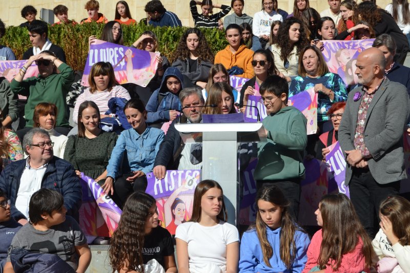 Dénia clama por una vida libre de violencias y de miedo Dénia clama por una vida libre de violencias y de miedo