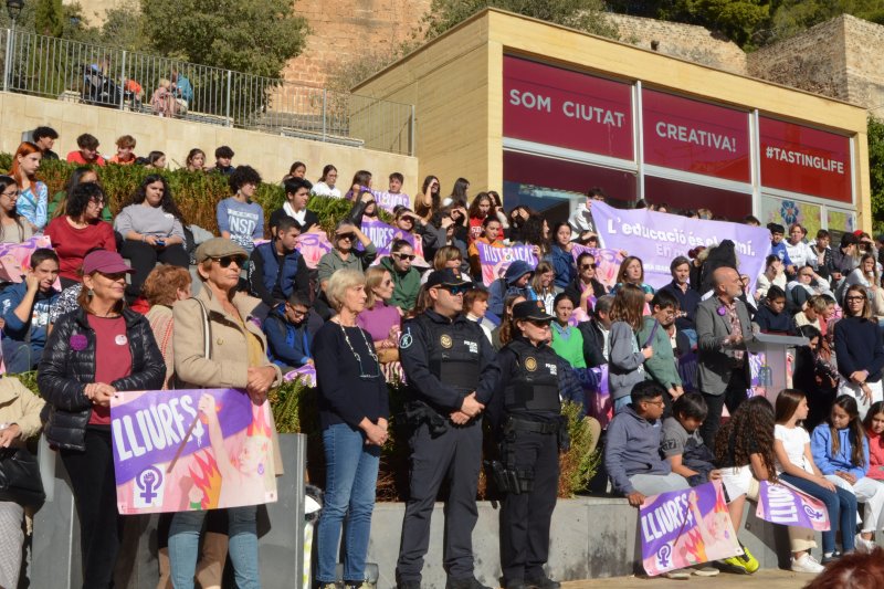 Dénia clama por una vida libre de violencias y de miedo Dénia clama por una vida libre de violencias y de miedo