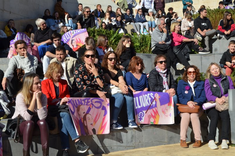Dénia clama por una vida libre de violencias y de miedo Dénia clama por una vida libre de violencias y de miedo