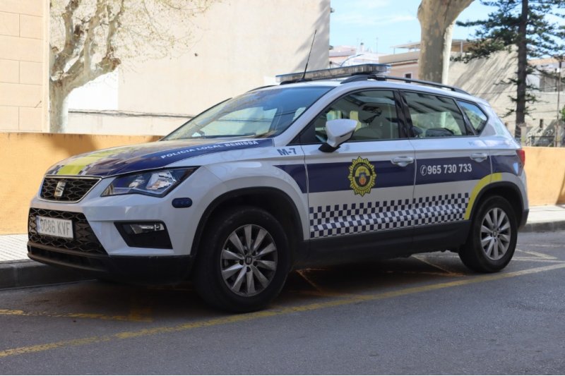 La Policía Local de Benissa detiene a tres personas cuando robaban dentro de una casa  La Policía Local de Benissa detiene a tres personas cuando robaban dentro de una casa