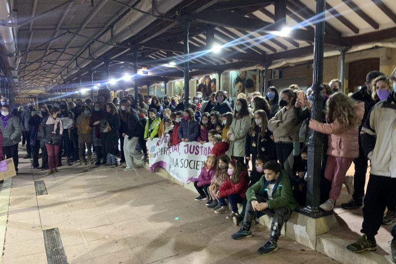 Comunitats educatives de la comarca se sumen a la manifestació del Dia de la Dona de Pedreguer Comunitats educatives de la comarca se sumen a la manifestació del Dia de la Dona de Pedreguer