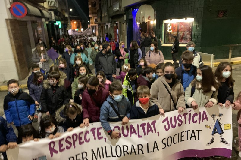 Comunitats educatives de la comarca se sumen a la manifestació del Dia de la Dona de Pedreguer Comunitats educatives de la comarca se sumen a la manifestació del Dia de la Dona de Pedreguer