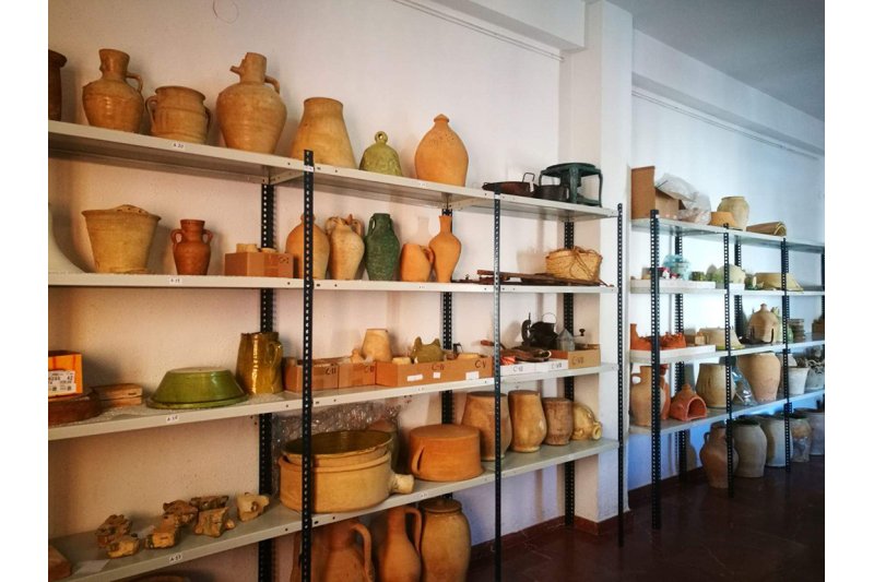 Orba: La col·lecció museogràfica de terrisseria compta ja amb més de quatre-centes peces ceràmiques Orba: La col·lecció museogràfica de terrisseria compta ja amb més de quatre-centes peces ceràmiques