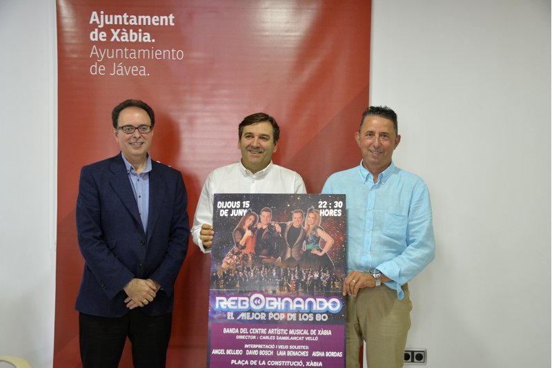 Les Fogueres de Xàbia incluirán el espectáculo Rebobinando con música de la banda con temas de los ochenta Les Fogueres de Xàbia incluirán el espectáculo Rebobinando con música de la banda con temas de los ochenta