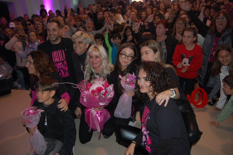 El grupo Nebulossa es nombrado embajador de Ondara por el Ayuntamiento con vistas al Festival de Eurovisión El grupo Nebulossa es nombrado embajador de Ondara por el Ayuntamiento con vistas al Festival de Eurovisión