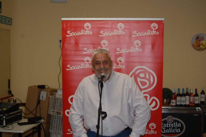 Enrique Moll se compromete a recuperar las actividades i los servicios para la Tercera Edat de Pego dentro del programa del PSPV Enrique Moll se compromete a recuperar las actividades i los servicios para la Tercera Edat de Pego dentro del programa del PSPV