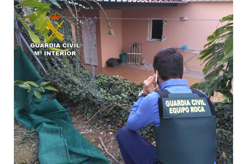 Detenidos tres hombres por cometer 28 robos en la Marina Alta Detenidos tres hombres por cometer 28 robos en la Marina Alta