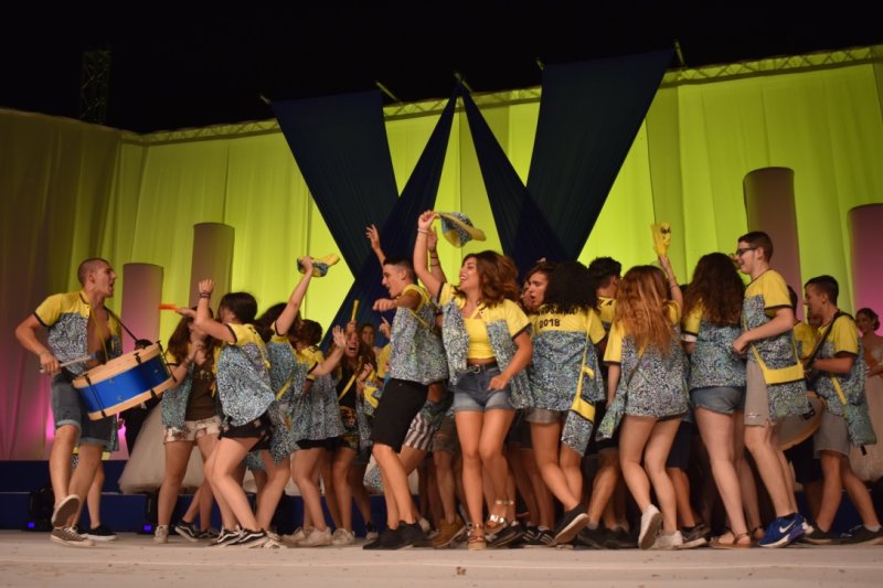 Les Festes de Juliol presenta a les festeres i festers grans i menuts Les Festes de Juliol presenta a les festeres i festers grans i menuts