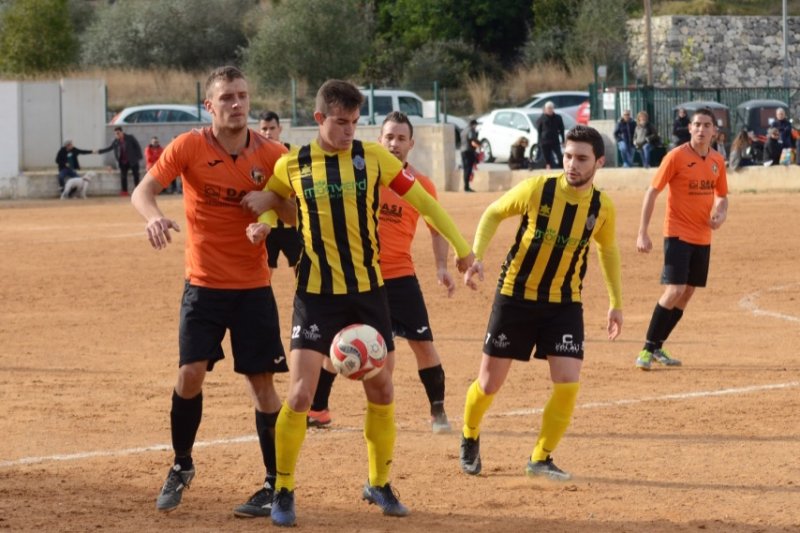 Primera Regional: Orba 2, Ondarense 1 Primera Regional: Orba 2, Ondarense 1