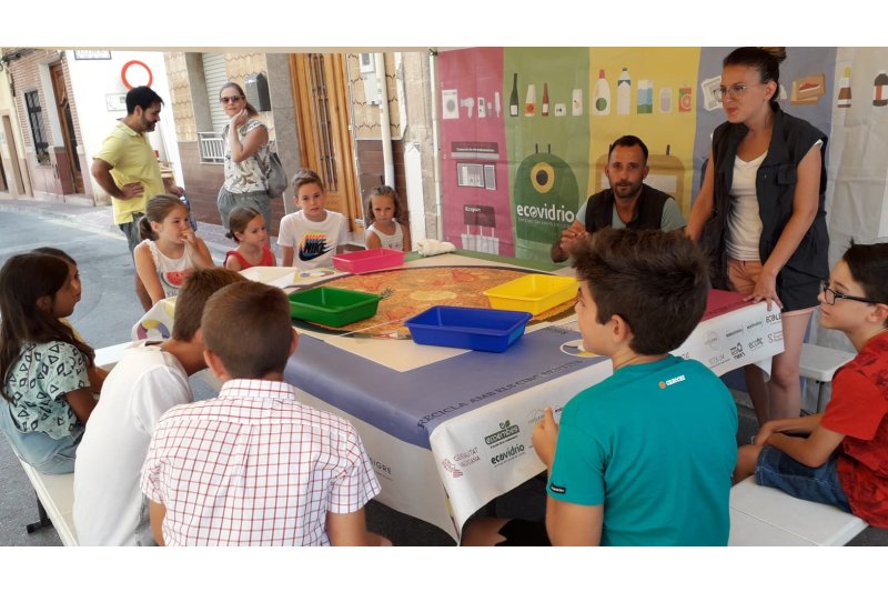 Campaña de promoción del reciclaje en plenas fiestas patronales de Benitatxell Campaña de promoción del reciclaje en plenas fiestas patronales de Benitatxell