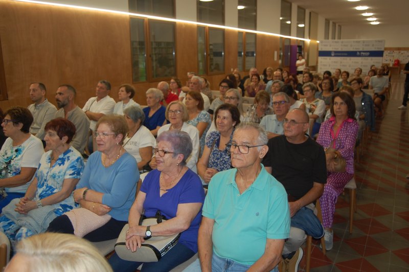 Un recital dedicat a Maria Ibars marca l’equador del programa del primer aniversari de la Biblioteca Municipal de Pego Un recital dedicat a Maria Ibars marca l’equador del programa del primer aniversari de la Biblioteca Municipal de Pego