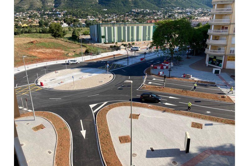 Se reabre el tráfico en un tramo de la Avenida Joan Fuster tras las obras de la nueva rotonda Se reabre el tráfico en un tramo de la Avenida Joan Fuster tras las obras de la nueva rotonda