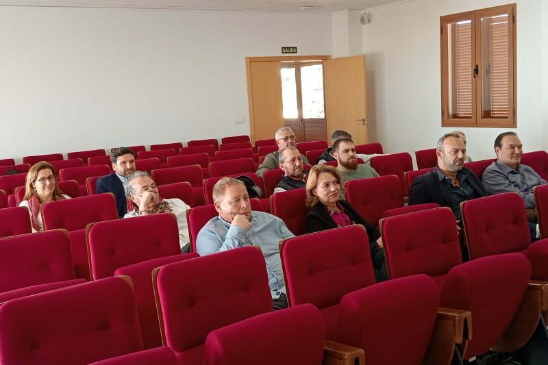 Empresarios de Dénia se unen para financiar un monumento conmemorativo del 200 aniversario de la Policía Nacional  Empresarios de Dénia se unen para financiar un monumento conmemorativo del 200 aniversario de la Policía Nacional