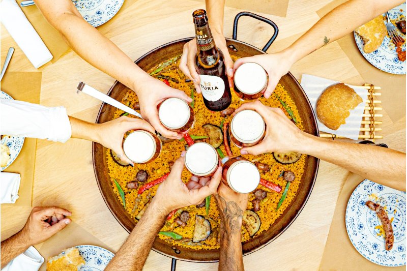 Porró Fest, un Oktoberfest de tradición local en Els Magazinos  Porró Fest, un Oktoberfest de tradición local en Els Magazinos