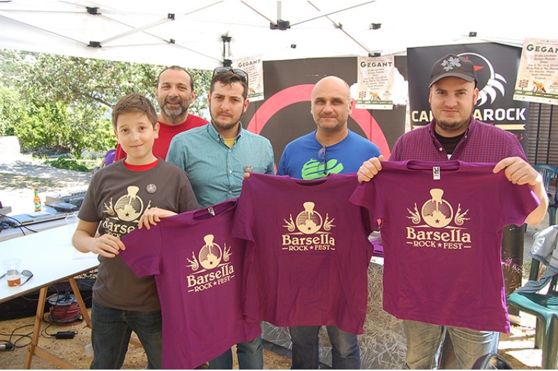 El Ràfol de Almunia: L’associació cultural Barcella aprofita la Fira de Comerç per a presentar-se a la comarca El Ràfol de Almunia: L’associació cultural Barcella aprofita la Fira de Comerç per a presentar-se a la comarca