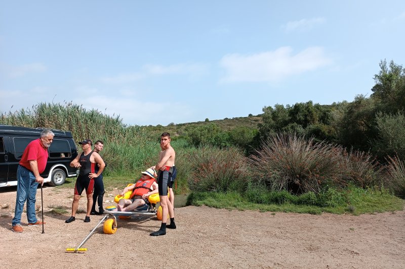 El Ayuntamiento de Pego promueve el servicio de baño adaptado en el río Bullent con el soporte de Acció Urgent El Ayuntamiento de Pego promueve el servicio de baño adaptado en el río Bullent con el soporte de Acció Urgent