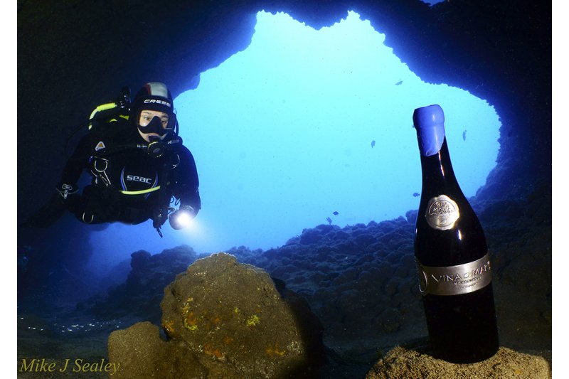 Vino envejecido bajo el mar: caldos más redondos con matices diferentes Vino envejecido bajo el mar: caldos más redondos con matices diferentes