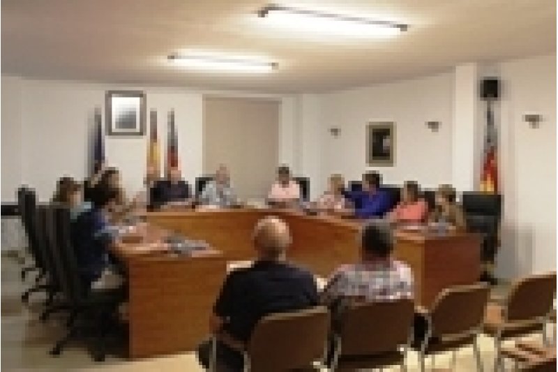 El pleno confirma las sanciones a la anterior concesionaria de la basura de Benitatxell El pleno confirma las sanciones a la anterior concesionaria de la basura de Benitatxell