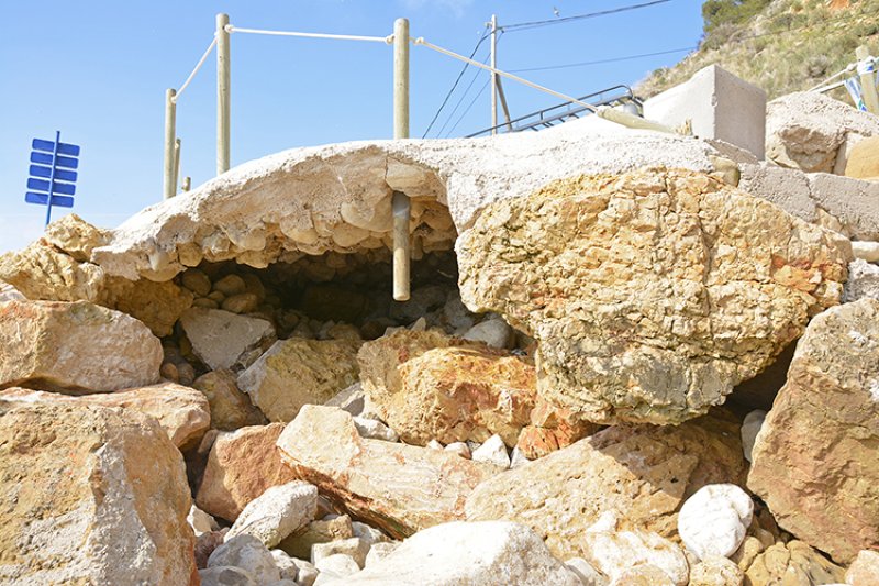 Puertos reparará por vía de emergencia el dique de abrigo de la escollera norte de Xàbia Puertos reparará por vía de emergencia el dique de abrigo de la escollera norte de Xàbia