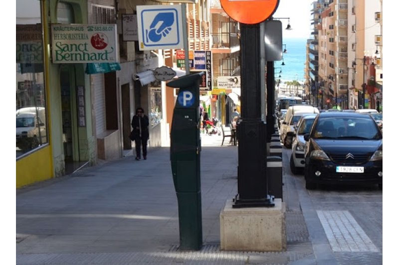 Calp estudia exonerar del pago de la ORA a partir de las 18 horas Calp estudia exonerar del pago de la ORA a partir de las 18 horas