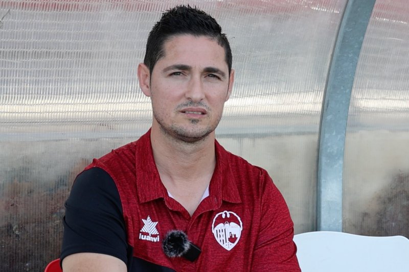 Julio Ivorra, entrenador del CD Jávea: “Hicimos una buena segunda vuelta, pero no nos valió para salvarnos” Julio Ivorra, entrenador del CD Jávea: “Hicimos una buena segunda vuelta, pero no nos valió para salvarnos”