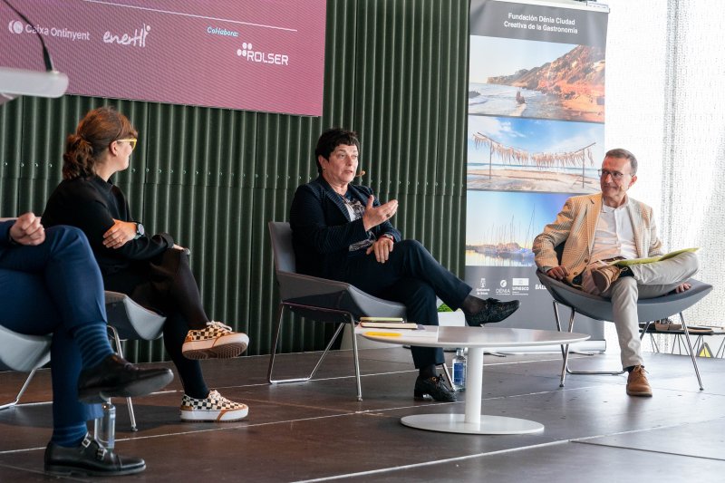 Ontinyent acoge el foro “Arrels”, de Premsa Comarcal Valenciana Ontinyent acoge el foro “Arrels”, de Premsa Comarcal Valenciana