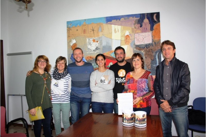 Las Huchas Solidarias recaudan fondos para los refugiados sirios Las Huchas Solidarias recaudan fondos para los refugiados sirios