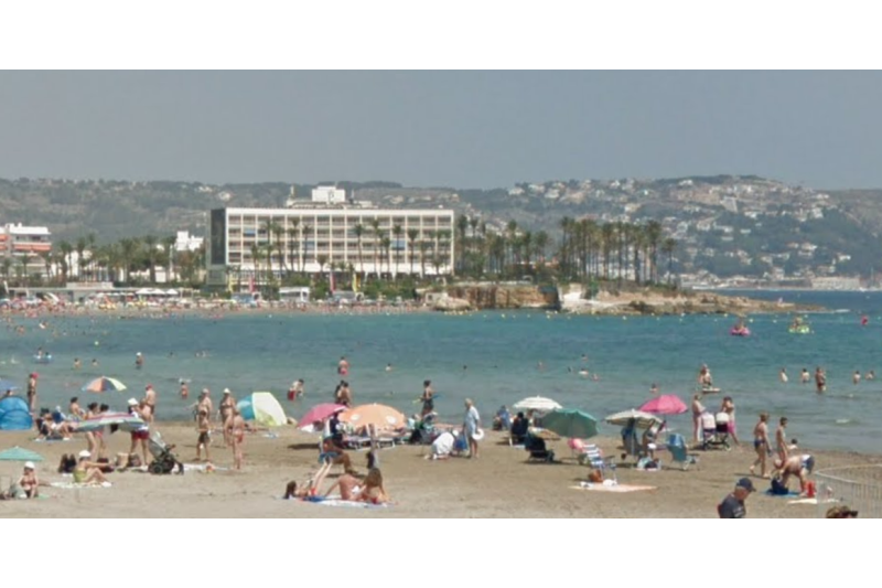 Batalla con los ecologistas: El Ayuntamiento de Xàbia aclara que la playa del Arenal es “óptima” para el baño Batalla con los ecologistas: El Ayuntamiento de Xàbia aclara que la playa del Arenal es “óptima” para el baño
