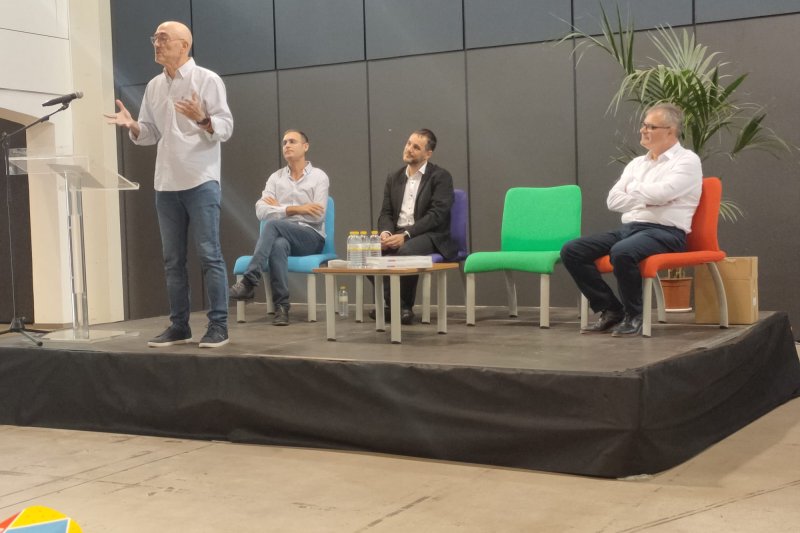 La presentació del llibre “La pilota a Ondara” documenta el   150 aniversari del trinquet  La presentació del llibre “La pilota a Ondara” documenta el   150 aniversari del trinquet