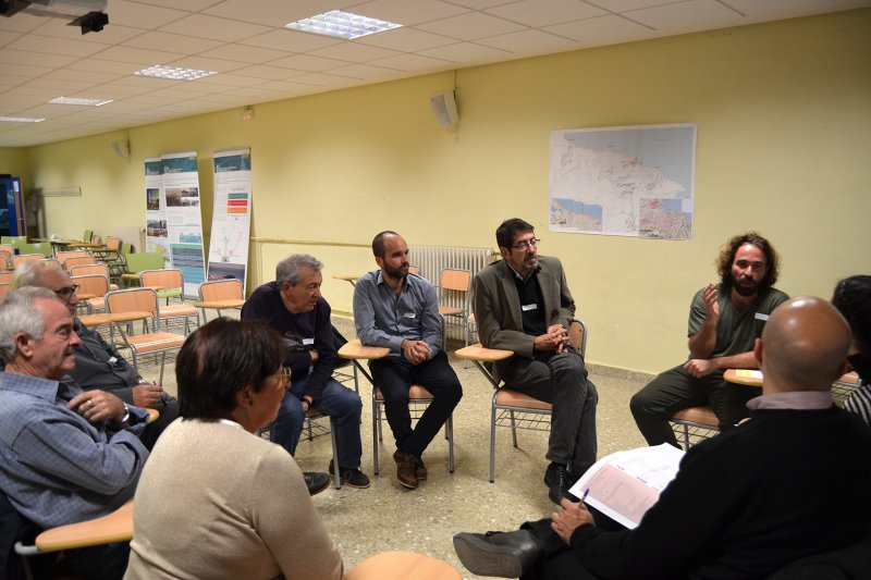 Más servicios y mejores infraestructuras, principales demandas de los vecinos de Les Rotes-Montgó Más servicios y mejores infraestructuras, principales demandas de los vecinos de Les Rotes-Montgó