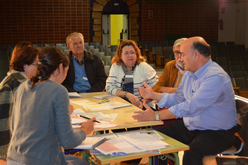 Más servicios y mejores infraestructuras, principales demandas de los vecinos de Les Rotes-Montgó Más servicios y mejores infraestructuras, principales demandas de los vecinos de Les Rotes-Montgó