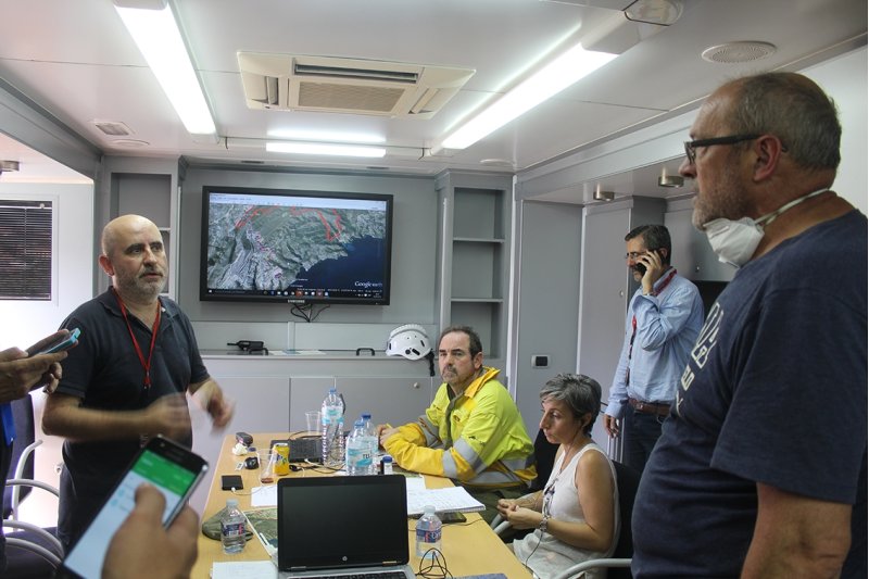 El incendio evoluciona favorablemente en El Poble Nou de Benitatxel El incendio evoluciona favorablemente en El Poble Nou de Benitatxel