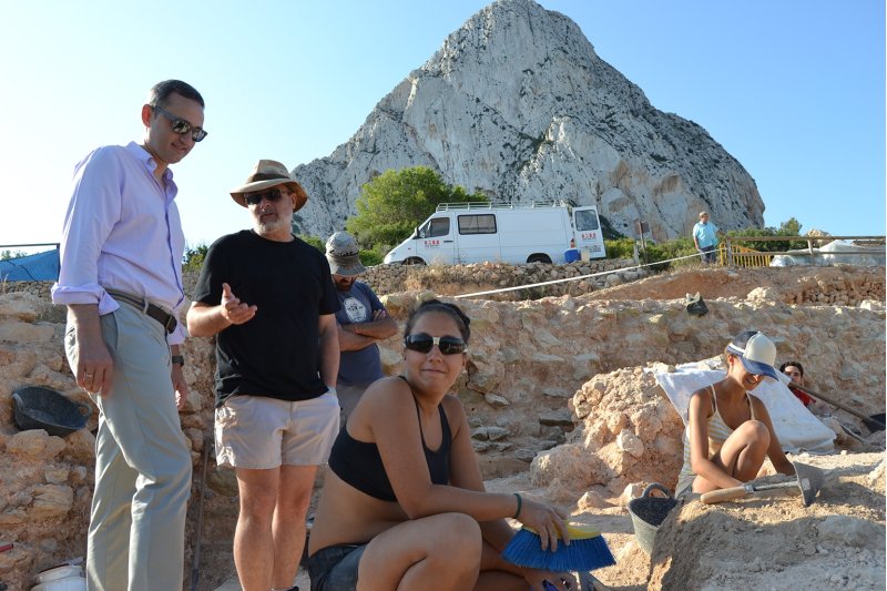 Cinco monedas medievales en la Pobla Medieval d'Ifach Cinco monedas medievales en la Pobla Medieval d'Ifach