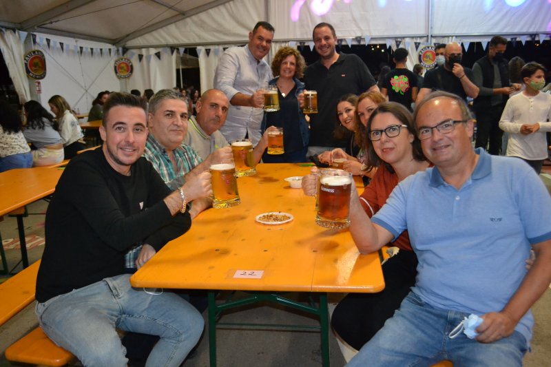 Una rubia alemana con acento español Una rubia alemana con acento español