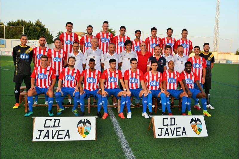 Fútbol: El CD Jávea presenta una plantilla con la que aspira al ascenso Fútbol: El CD Jávea presenta una plantilla con la que aspira al ascenso