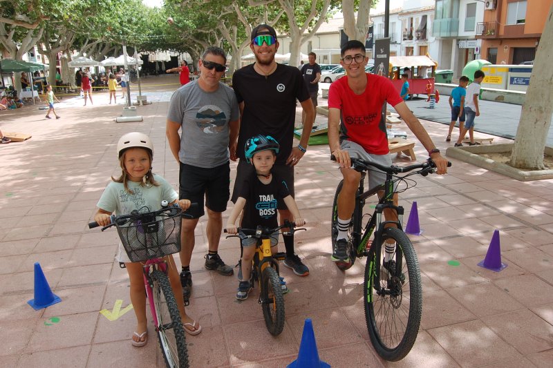 Un matí esportiu posa la nota saludable a l’equador de les festes de Pego Un matí esportiu posa la nota saludable a l’equador de les festes de Pego