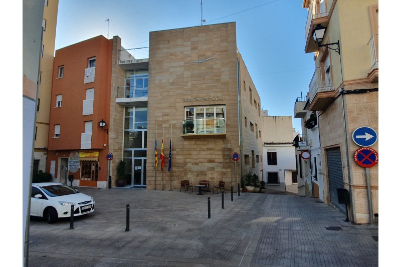 Comerciantes y hosteleros de Calp tendrán ayudas para pagar el recibo de basura Comerciantes y hosteleros de Calp tendrán ayudas para pagar el recibo de basura