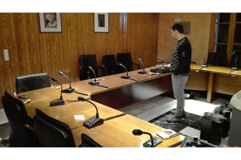 Ondara escomet la completa sonorització del salo de plenaris per millorar l’audició Ondara escomet la completa sonorització del salo de plenaris per millorar l’audició