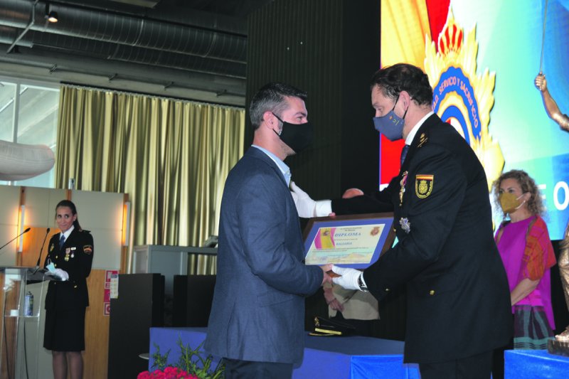 La Policía Nacional celebra la fiesta de sus patronos con un recuerdo a las víctimas de la pandemiay a los afectados por el volcán La Policía Nacional celebra la fiesta de sus patronos con un recuerdo a las víctimas de la pandemiay a los afectados por el volcán