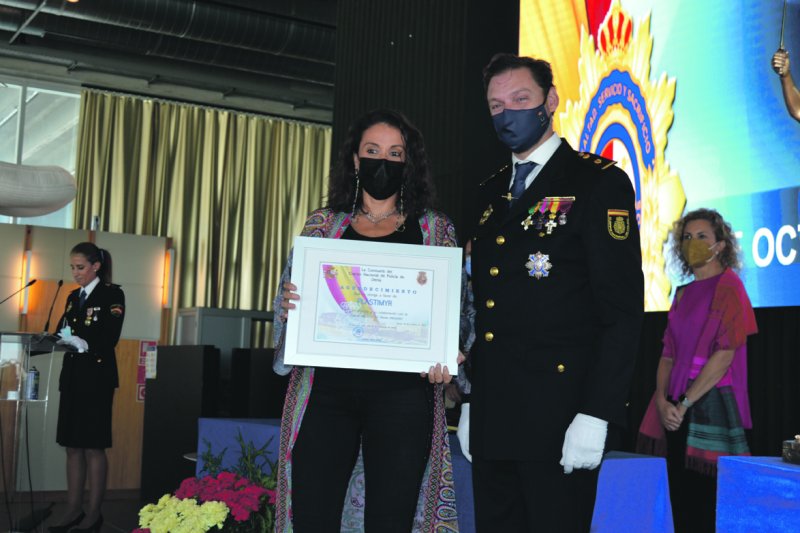 La Policía Nacional celebra la fiesta de sus patronos con un recuerdo a las víctimas de la pandemiay a los afectados por el volcán La Policía Nacional celebra la fiesta de sus patronos con un recuerdo a las víctimas de la pandemiay a los afectados por el volcán