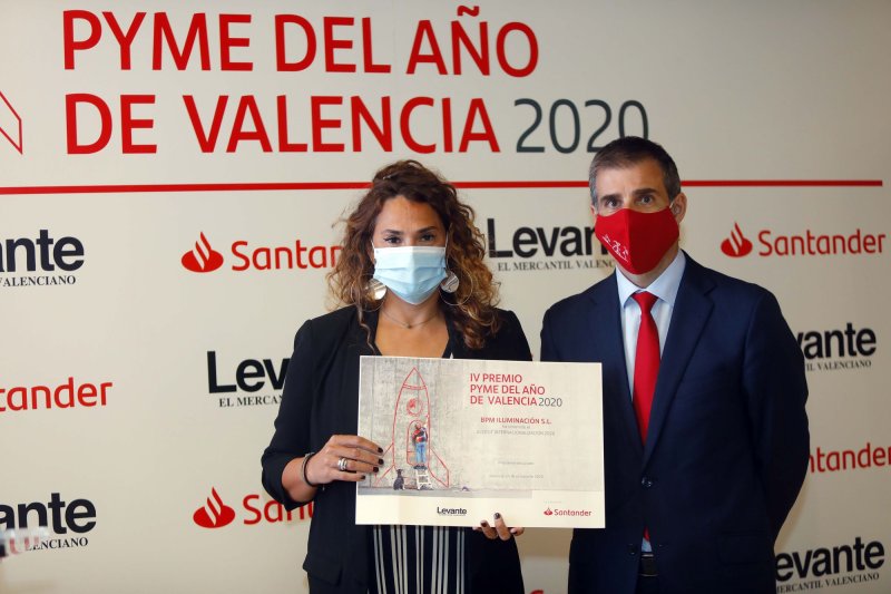 BMP Lighting recibe uno de los galardones del IV Premio Pyme del Año de Valencia BMP Lighting recibe uno de los galardones del IV Premio Pyme del Año de Valencia