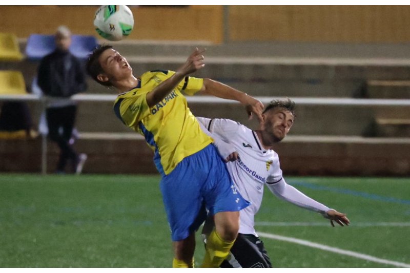 Un cumpleaños de ensueño en el Dénia: titular y gol Un cumpleaños de ensueño en el Dénia: titular y gol