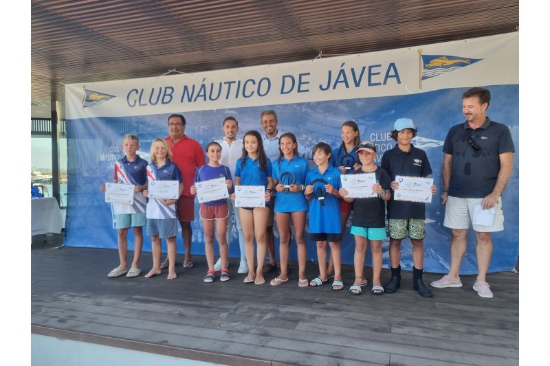La falta de viento marca las regatas del Trofeo Rodolfo Tomás de la Semana de la Vela de Xàbia La falta de viento marca las regatas del Trofeo Rodolfo Tomás de la Semana de la Vela de Xàbia