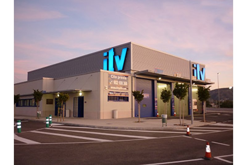 Los usuarios de la ITV de Ondara denuncian que la espera para ser atendidos es de hasta dos horas Los usuarios de la ITV de Ondara denuncian que la espera para ser atendidos es de hasta dos horas