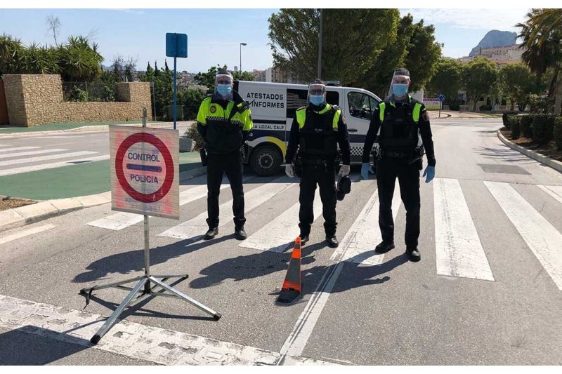 La Policía Local controla los ruidos de las motocicletas y en las fiestas y botellones en Calp La Policía Local controla los ruidos de las motocicletas y en las fiestas y botellones en Calp