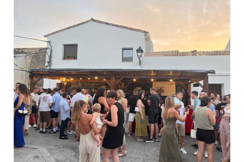 La inauguració de la barraca dels festers 2025 enceta el calendari fester d’estiu d’Orba La inauguració de la barraca dels festers 2025 enceta el calendari fester d’estiu d’Orba